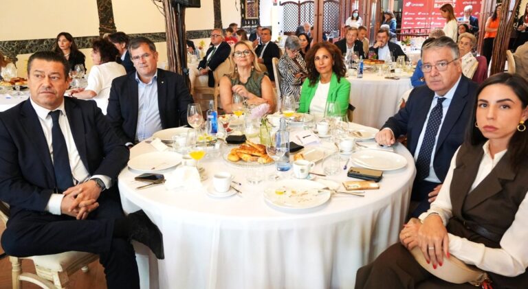 COEBA asiste al desayuno informativo de La Crónica de Badajoz con la Presidenta del TSJEX, María Félix Tena